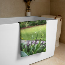 Load image into Gallery viewer, Gerbera Daisy &#39;Perspective&#39; Towel
